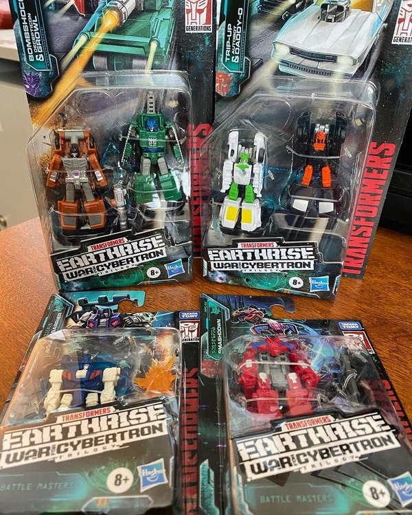 Transformers Earthrise Soundbarrier In Hand Photos Plus First Look At Earthrise Smashdown Packaging 05 (5 of 5)